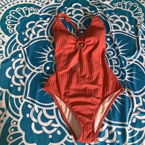 KONA SOL ONE PIECE WIDE RIB center ring medium coverage very flattering large